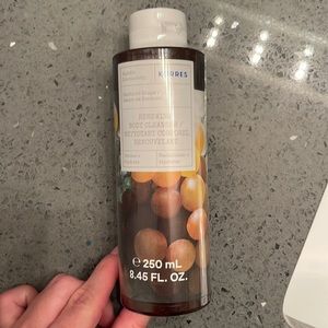 Fully sealed Korres renewing body cleanser